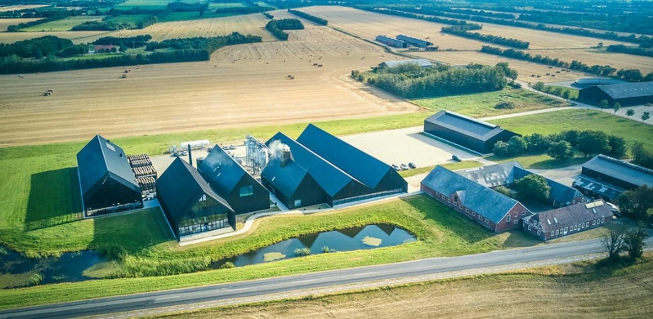 Stauning Whiskey set fra oven