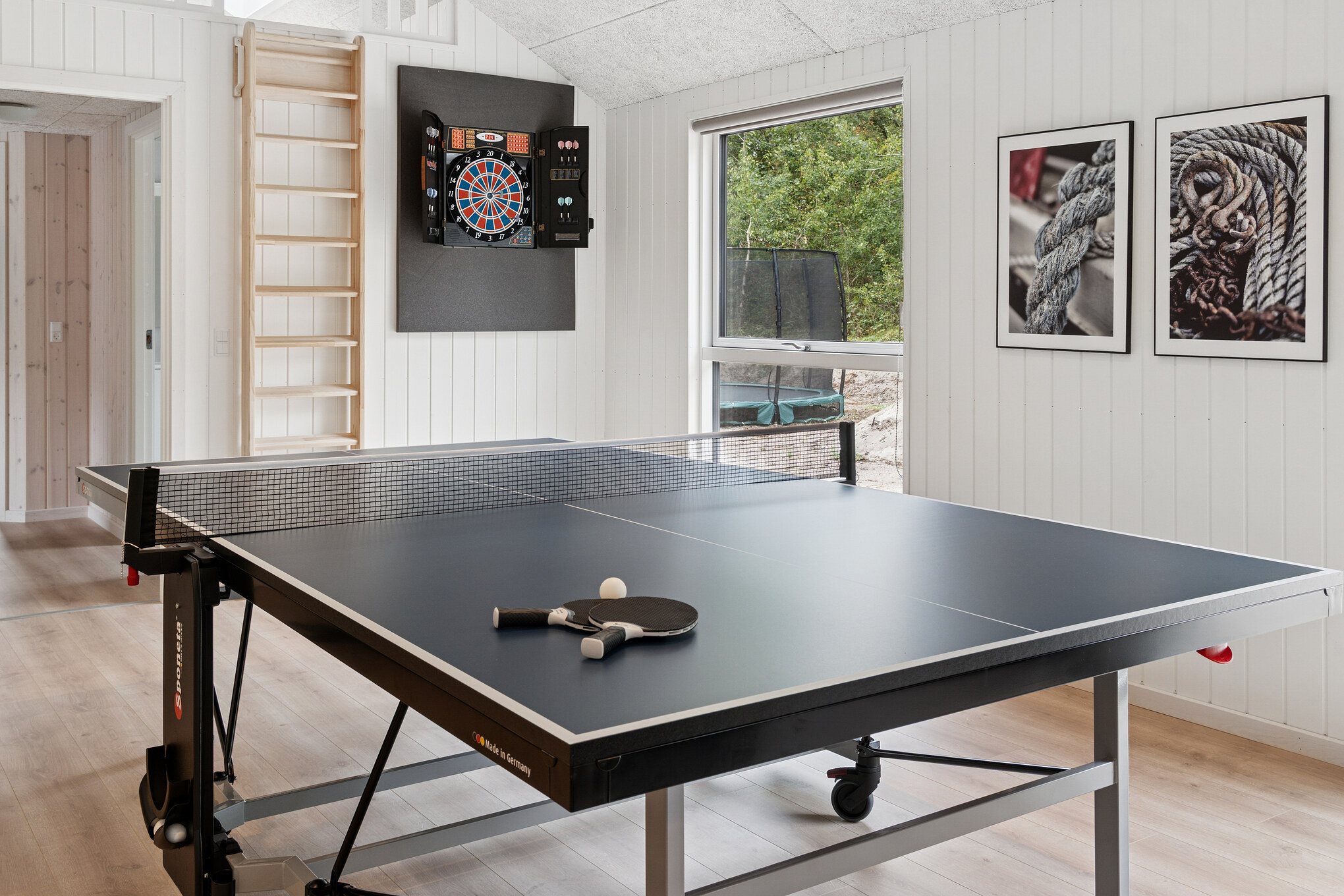 Bordtennis i sommerhus