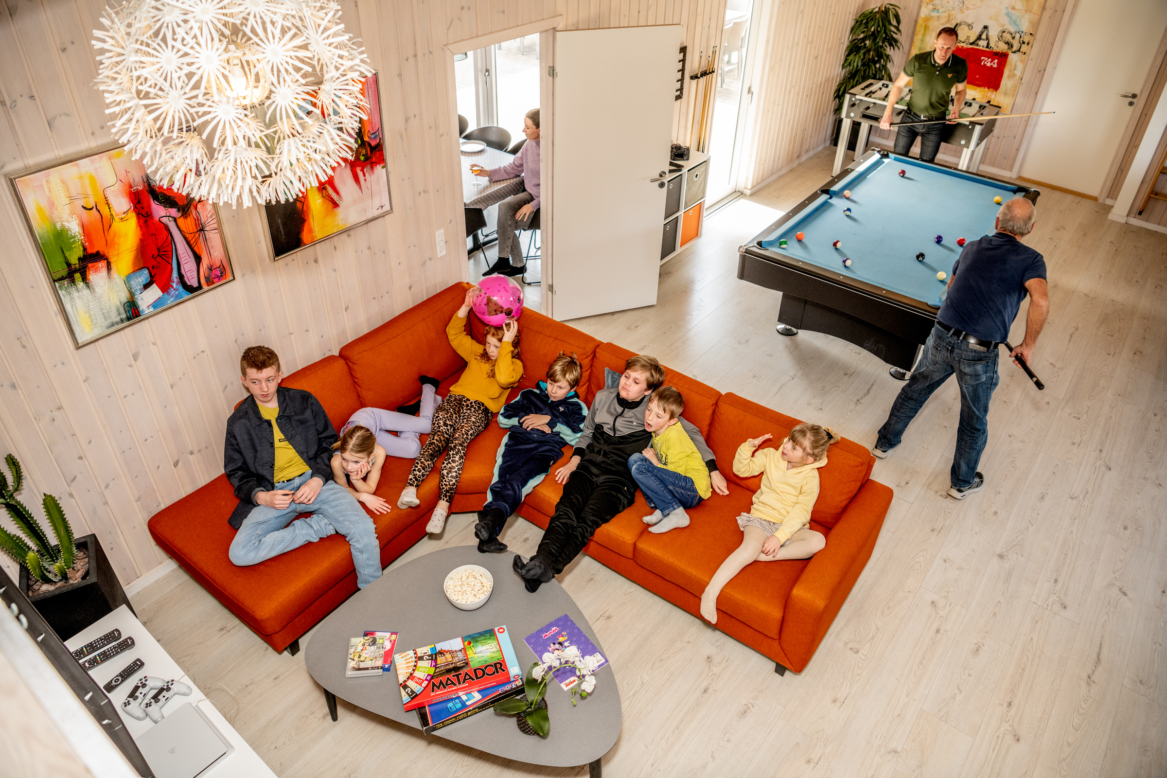 Børnene hygger sig i et VillaVilla-hus