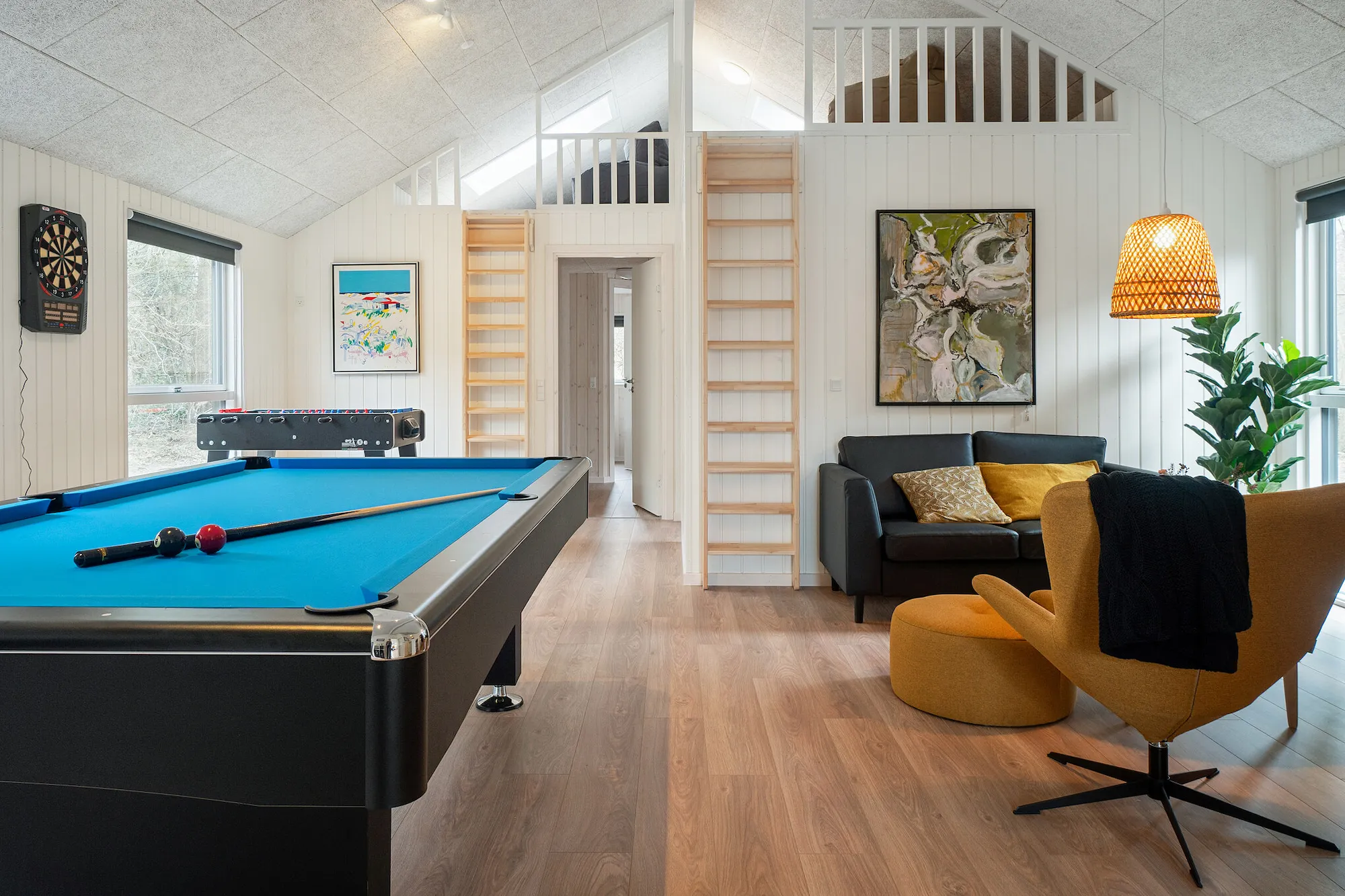 sommerhus med stort, åbent fællesrum